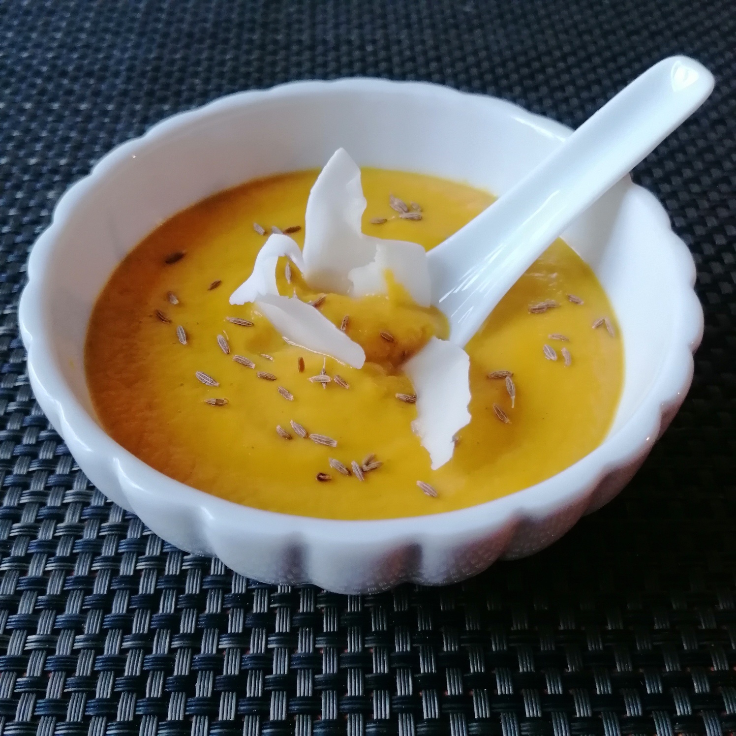 Lire la suite à propos de l’article Velouté de carottes à la crème de coco et au cumin