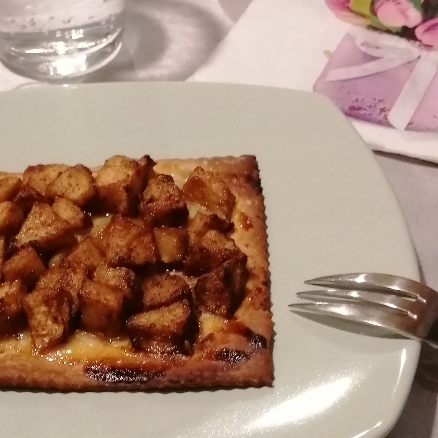 Lire la suite à propos de l’article Pizza-dessert aux pommes