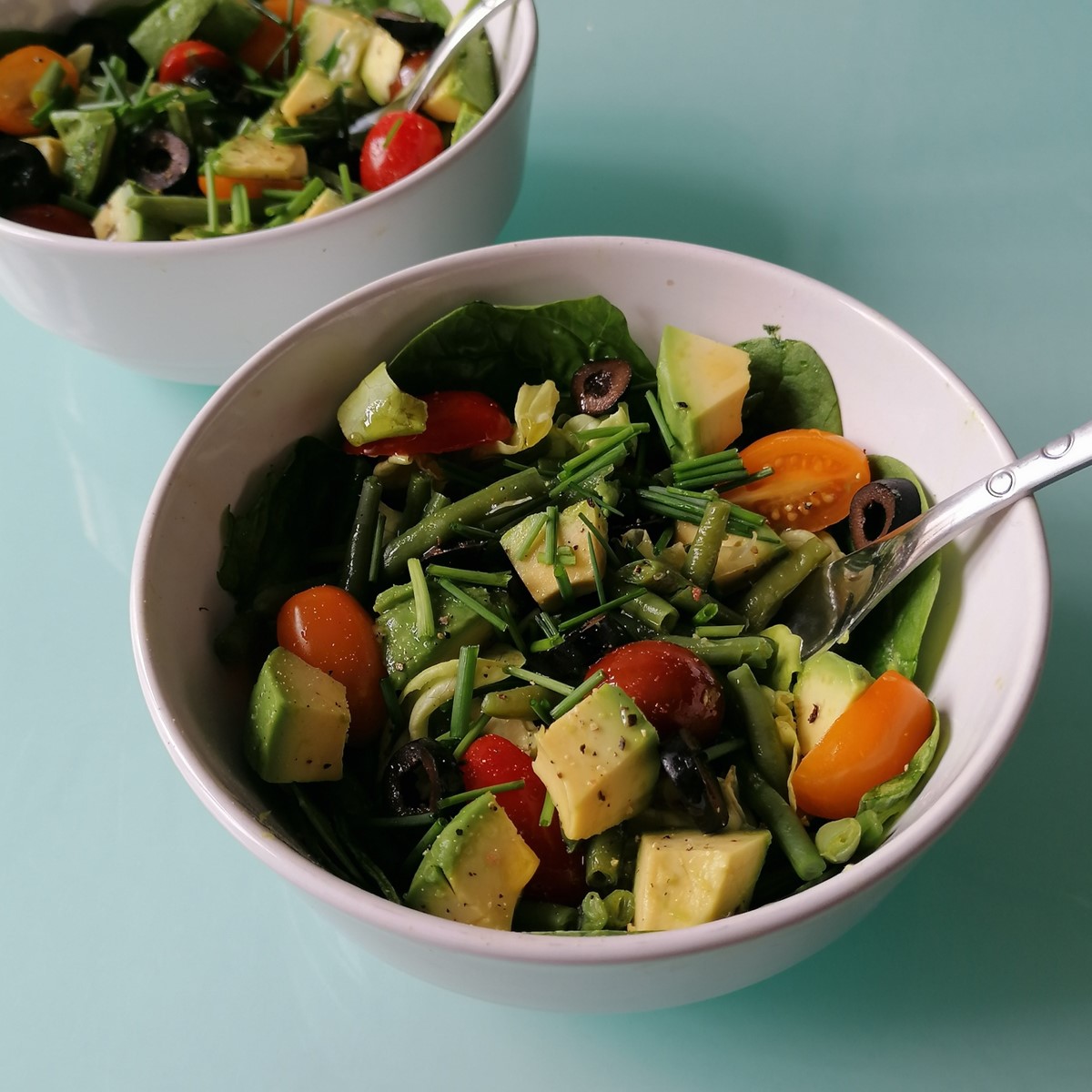 Lire la suite à propos de l’article Salade aux haricots verts, avocat et tomates