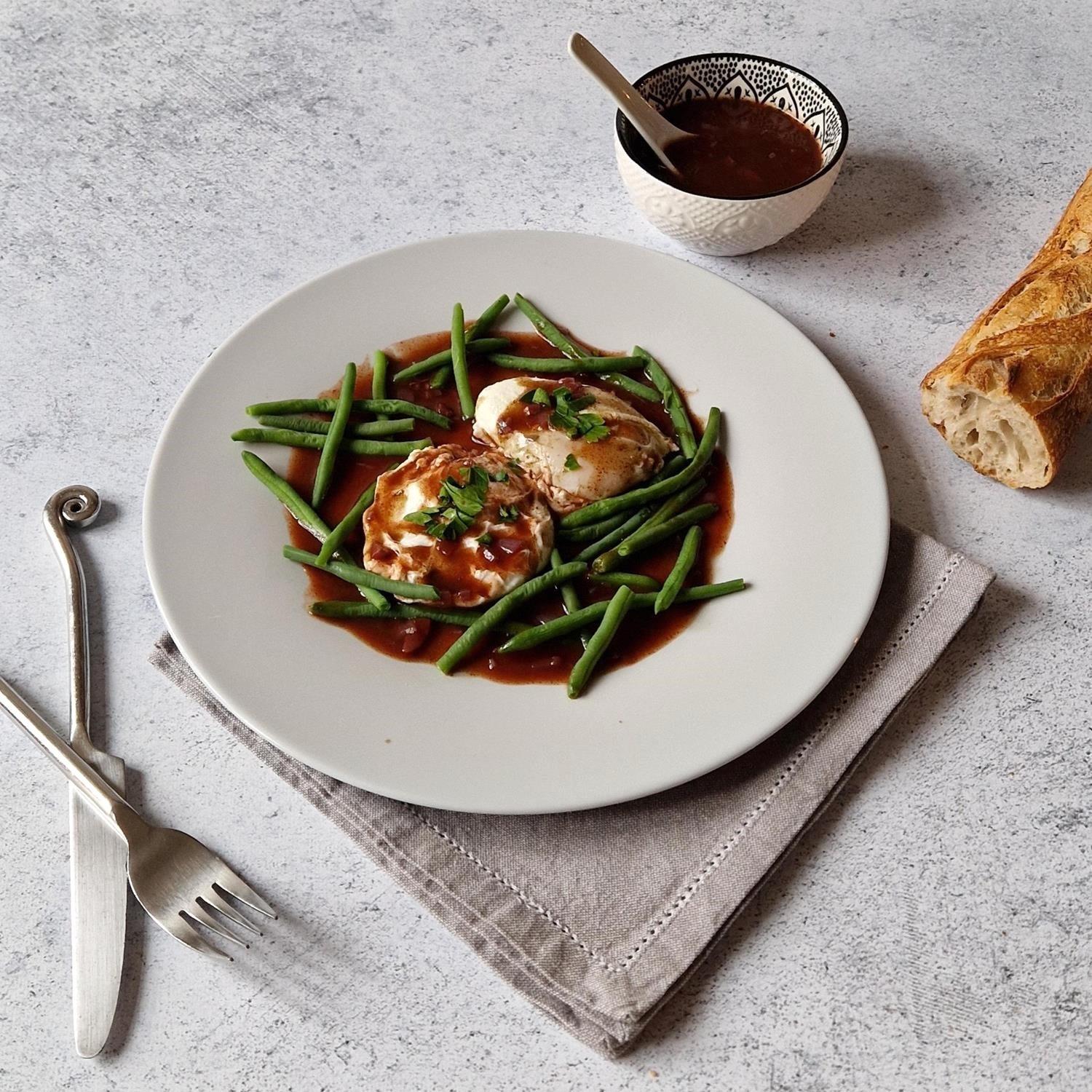 Lire la suite à propos de l’article Œufs pochés sauce « Marchand de vin »