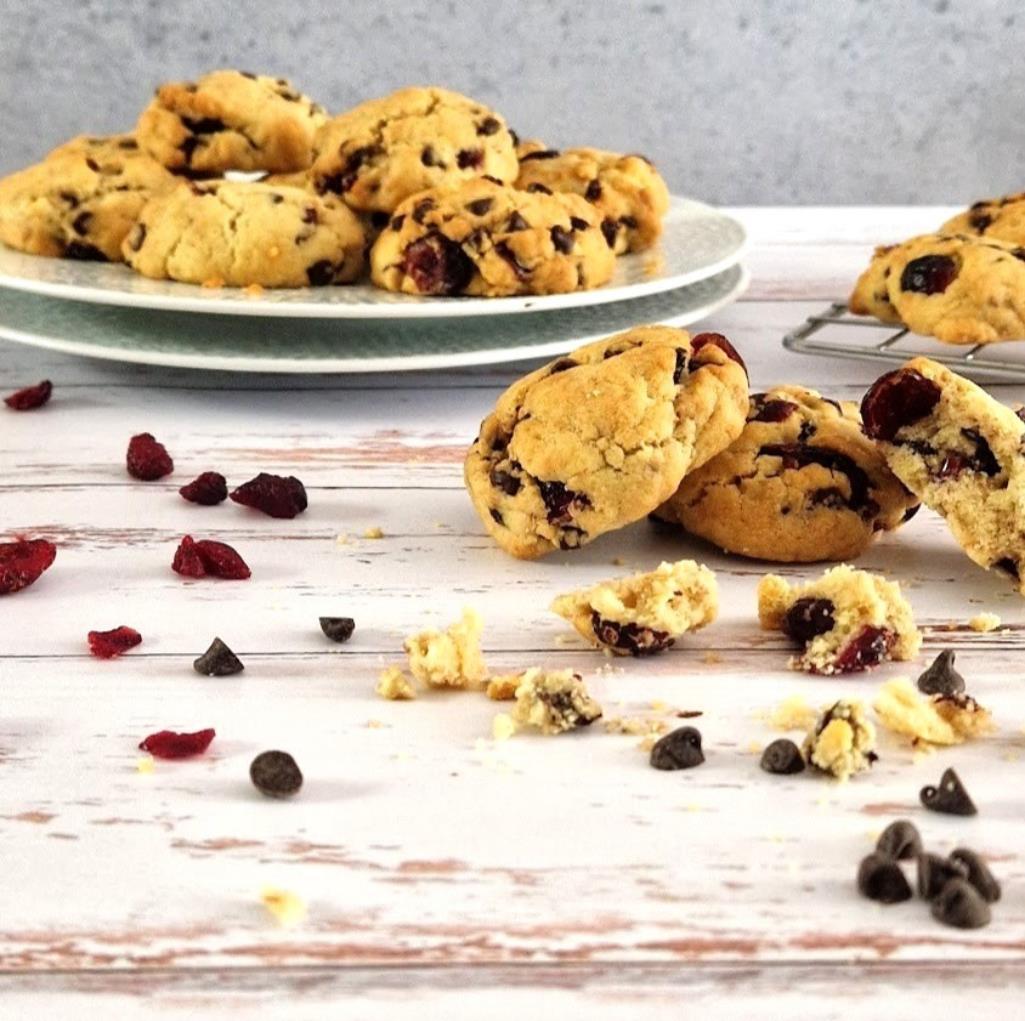 Lire la suite à propos de l’article Cookies gourmands aux cranberries et pépites de chocolat noir