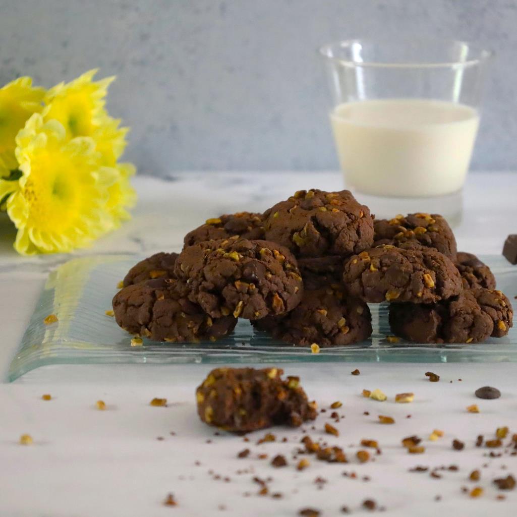 Lire la suite à propos de l’article Cookies light au chocolat et pistaches