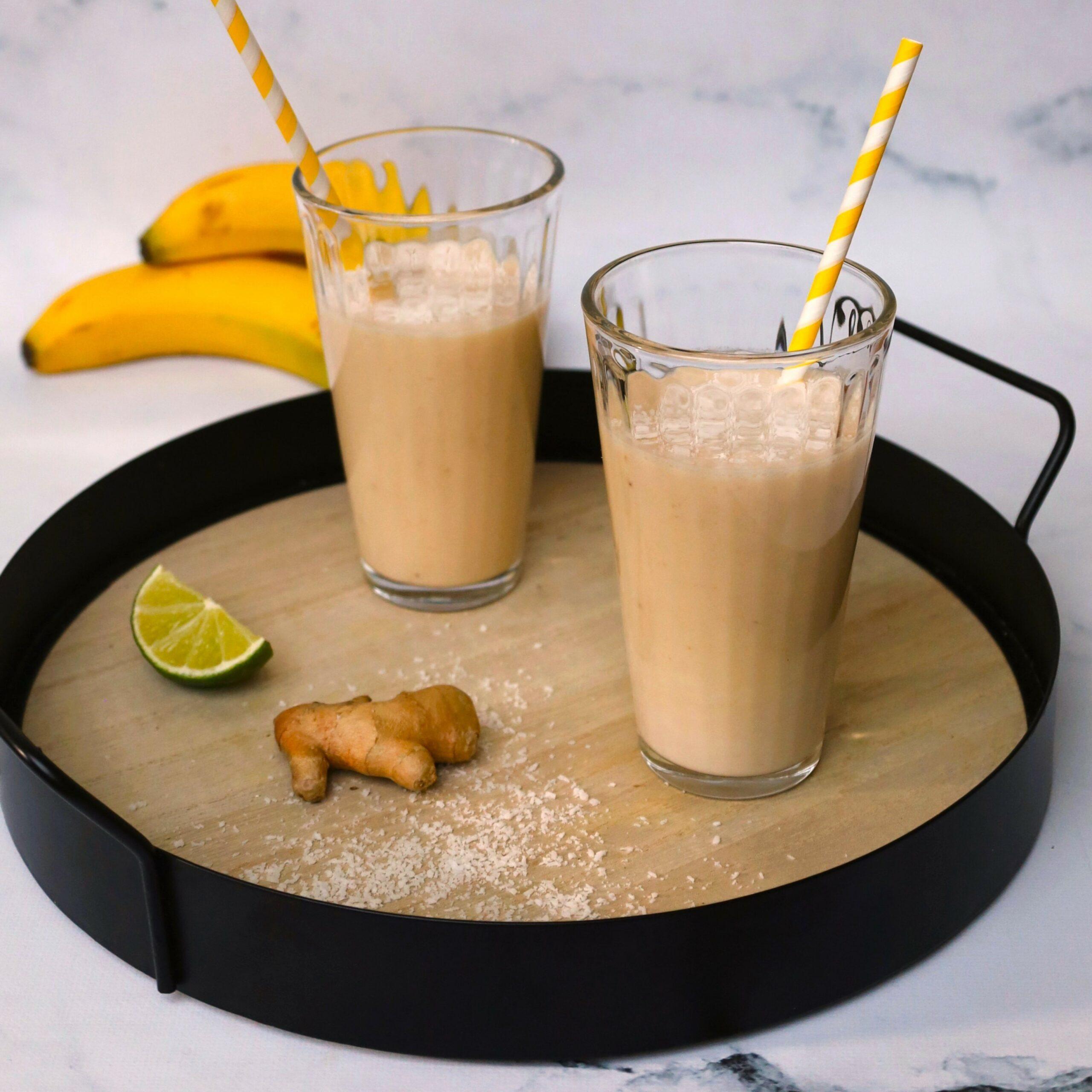 Lire la suite à propos de l’article Lassi à la banane, citron vert, gingembre et coco