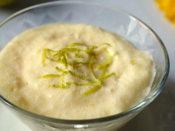 La mousse irrésistible de mon enfance aux citrons jaunes et verts, Elle est légère, onctueuse et sucrée sans excès...