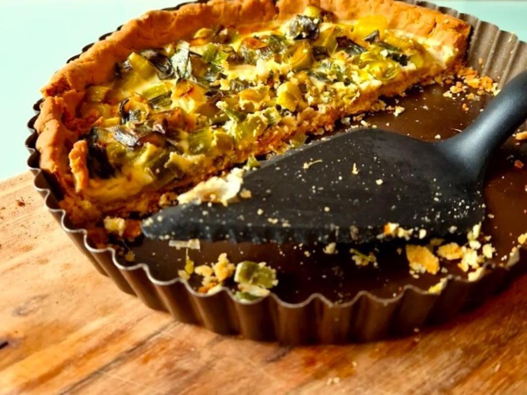 Lire la suite à propos de l’article Quiche IG bas aux poireaux et farine de pois chiches