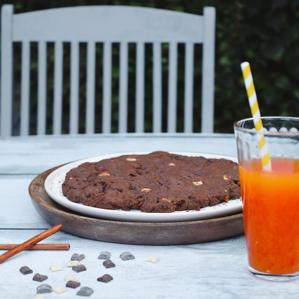 Lire la suite à propos de l’article Cookie maxi à la cannelle et aux 3 chocolats