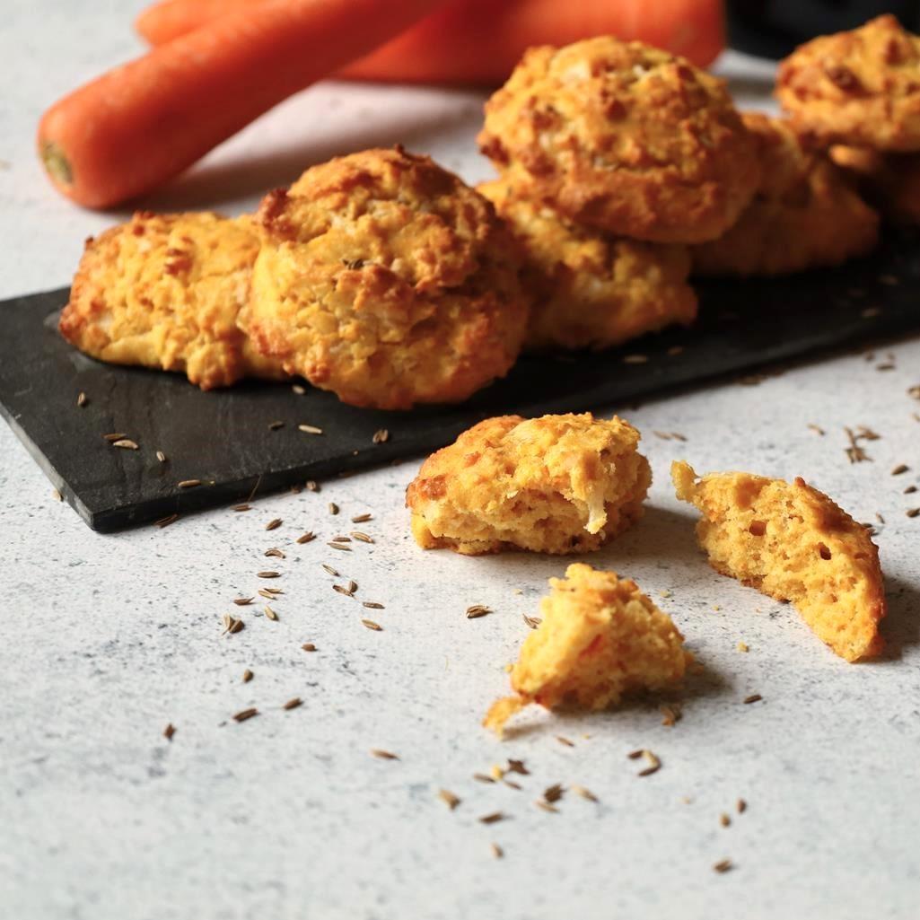 Lire la suite à propos de l’article Cookies IG bas à la carotte et au parmesan