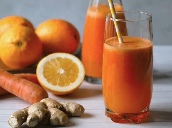 Jus frais d'orange et carotte au gingembre 