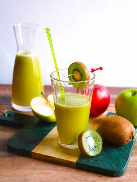 Jus frais maison de pomme et kiwi