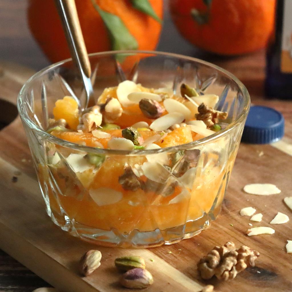 Lire la suite à propos de l’article Salade d’oranges aux fruits secs et à coques