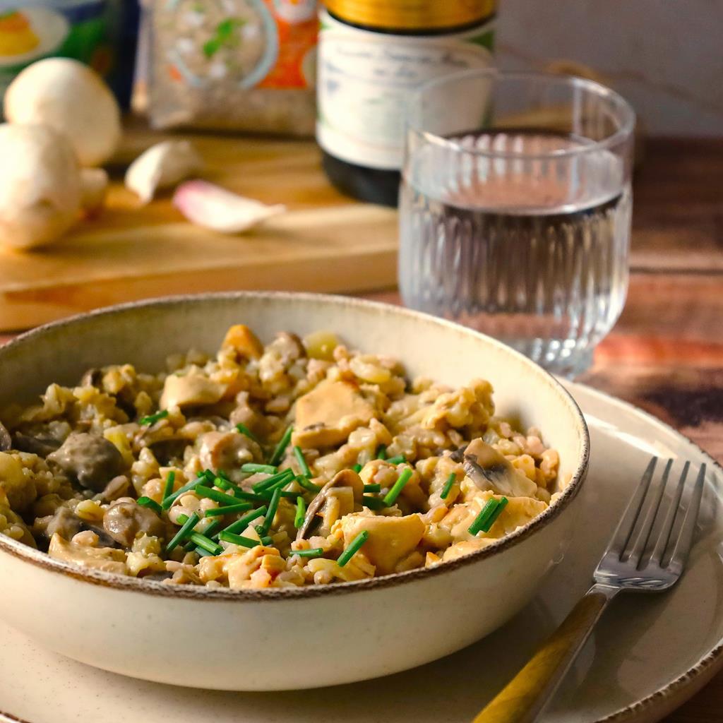 Lire la suite à propos de l’article Orge perlé au poulet et aux champignons, façon risotto