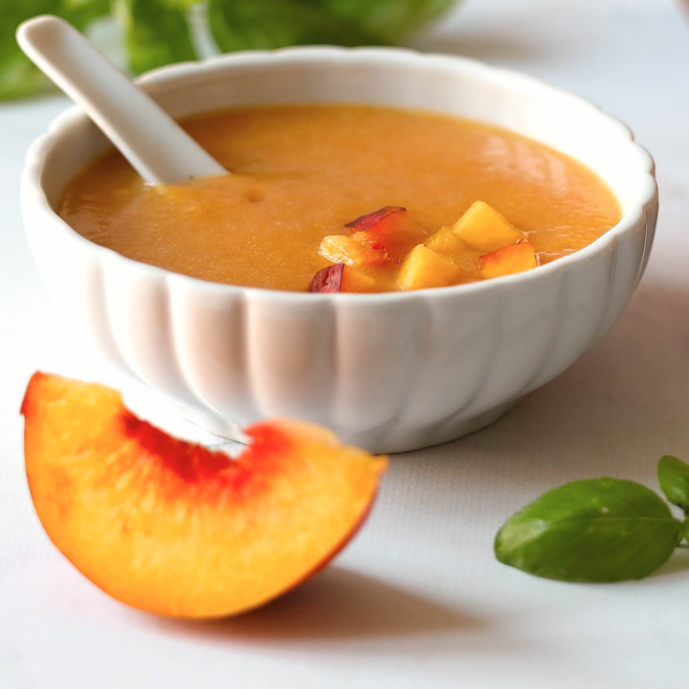 Lire la suite à propos de l’article Soupe de nectarines vanillée au basilic