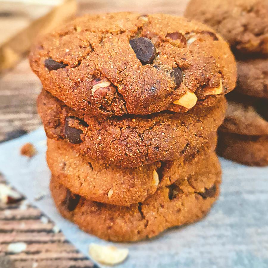 Lire la suite à propos de l’article Cookies à la farine de châtaigne, noisettes et pépites de chocolat