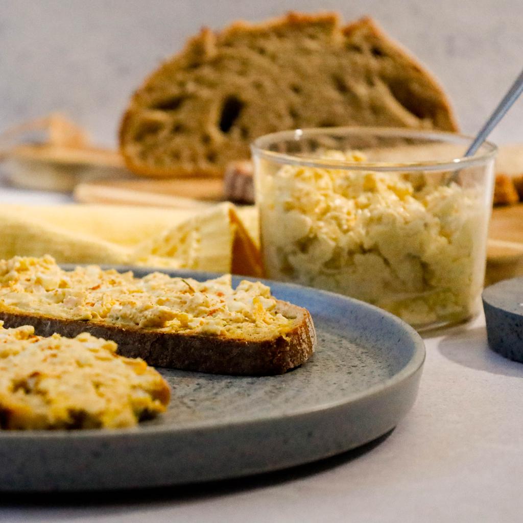 Lire la suite à propos de l’article Tartinade d’œufs au curry et au fromage frais