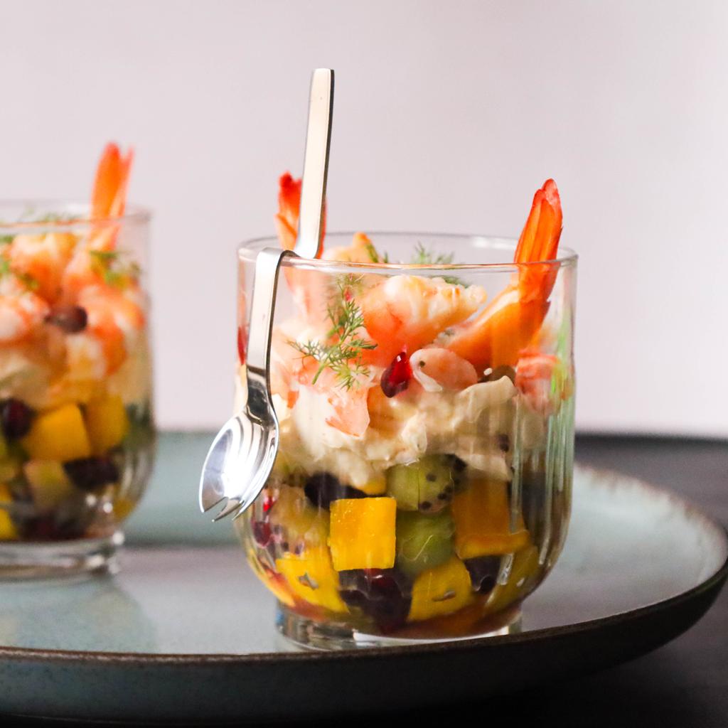 Lire la suite à propos de l’article Crevettes au fromage frais, curry et fruits exotiques