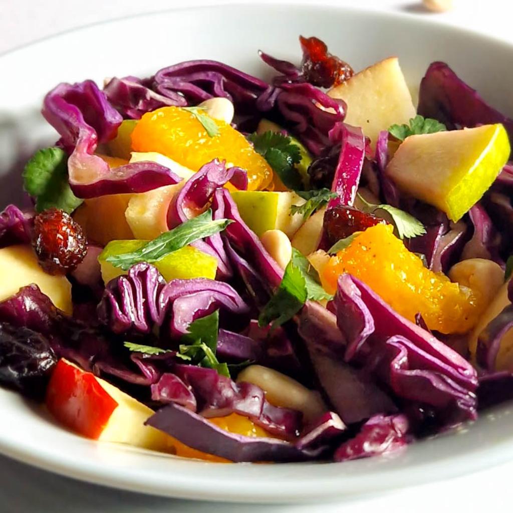 Lire la suite à propos de l’article Salade de chou rouge aux pommes et aux oranges
