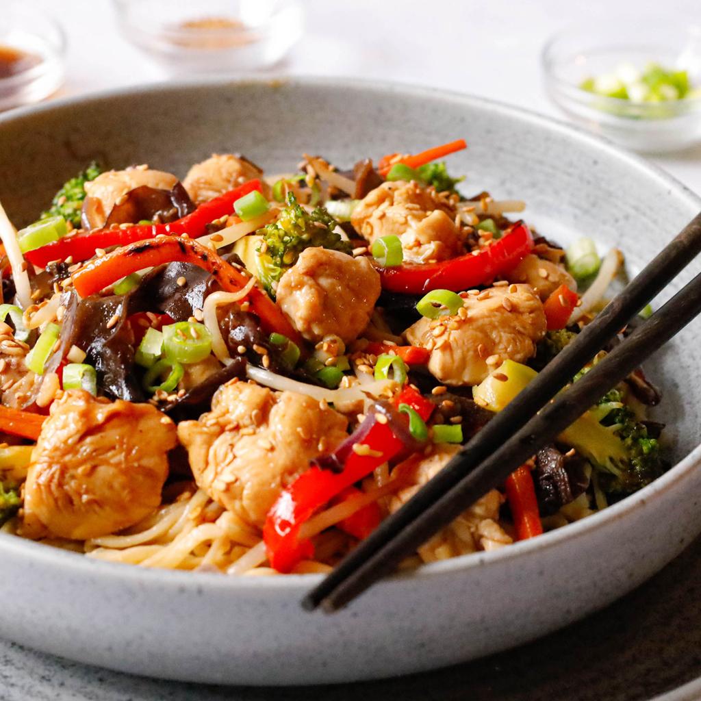 Lire la suite à propos de l’article Wok de poulet aux 5 épices et aux légumes