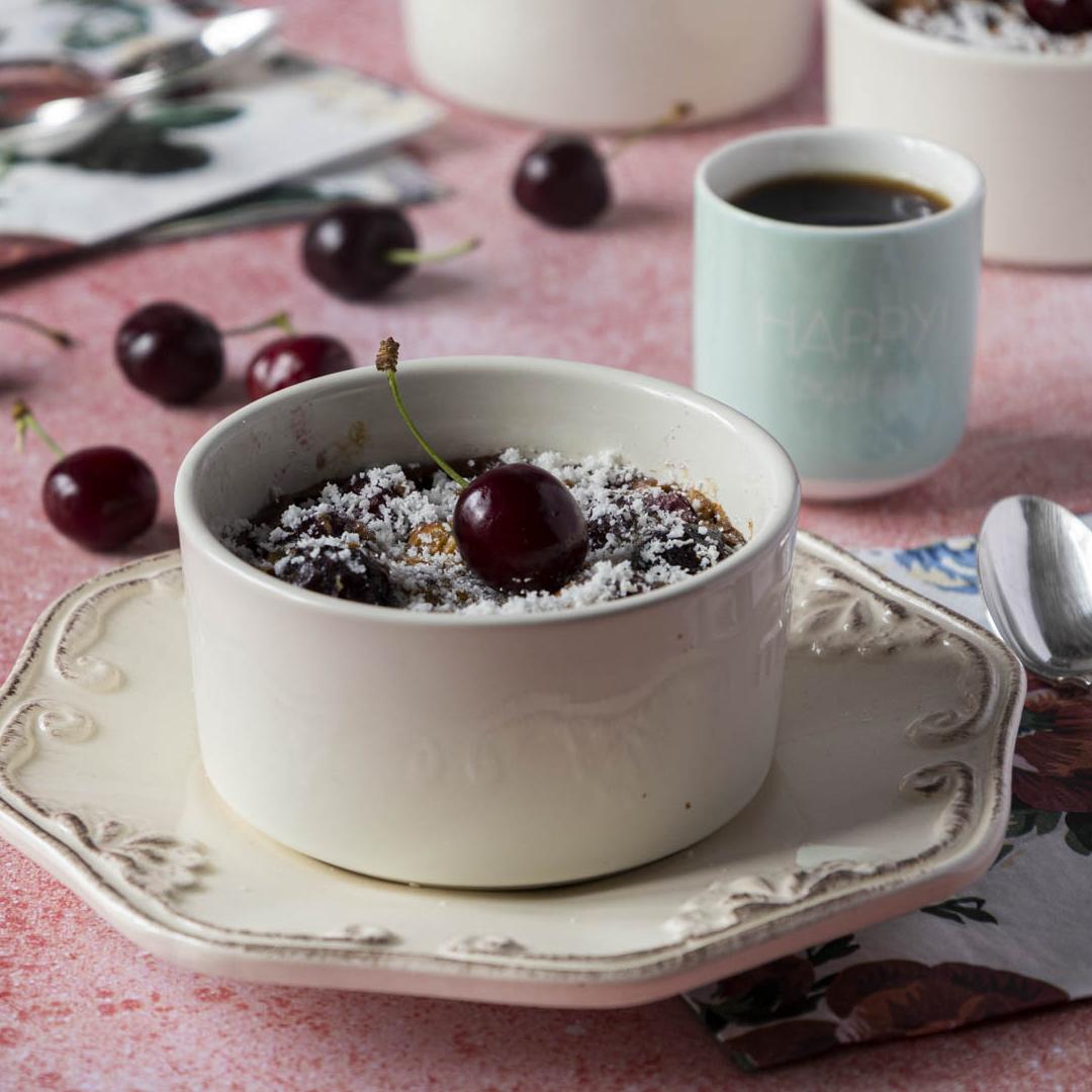 Lire la suite à propos de l’article Clafoutis aux cerises et au lait de coco