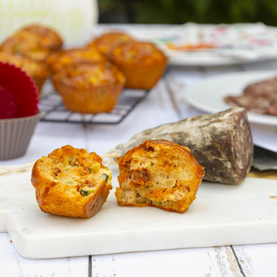 Lire la suite à propos de l’article Mini muffins à la courgette, au parmesan et chorizo