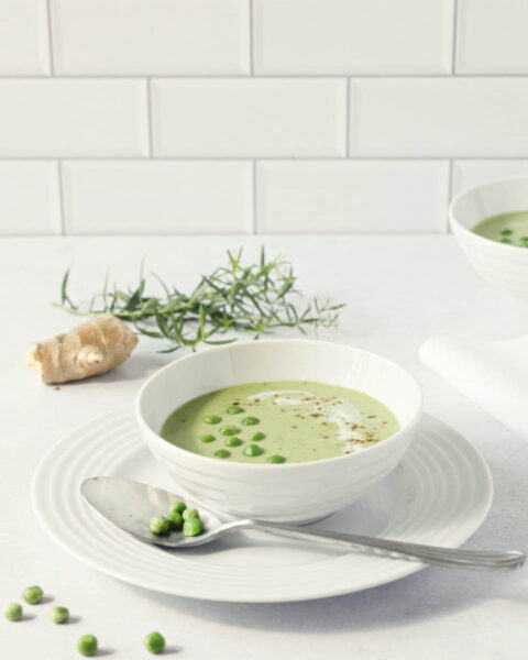 Velouté de petits pois à l'estragon et à la ricotta
