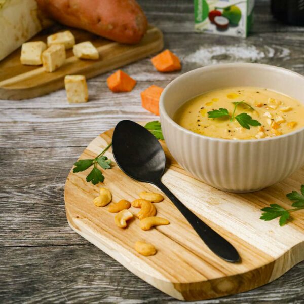 Velouté de céleri et patate douce au lait de coco