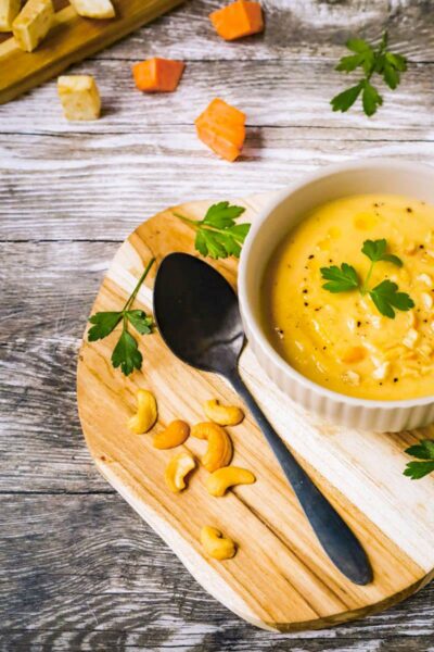 Velouté de céleri et patate douce au lait de coco