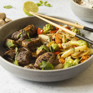 Wok de porc au gingembre et à la citronnelle