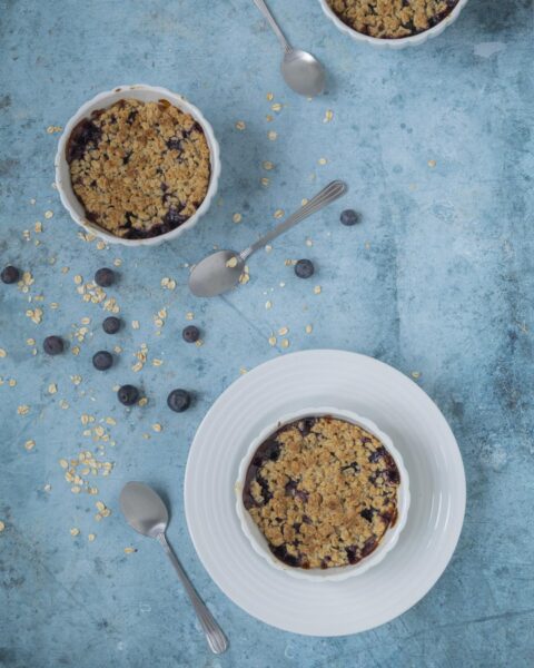 Crumble IG bas aux flocons d'avoine et myrtilles