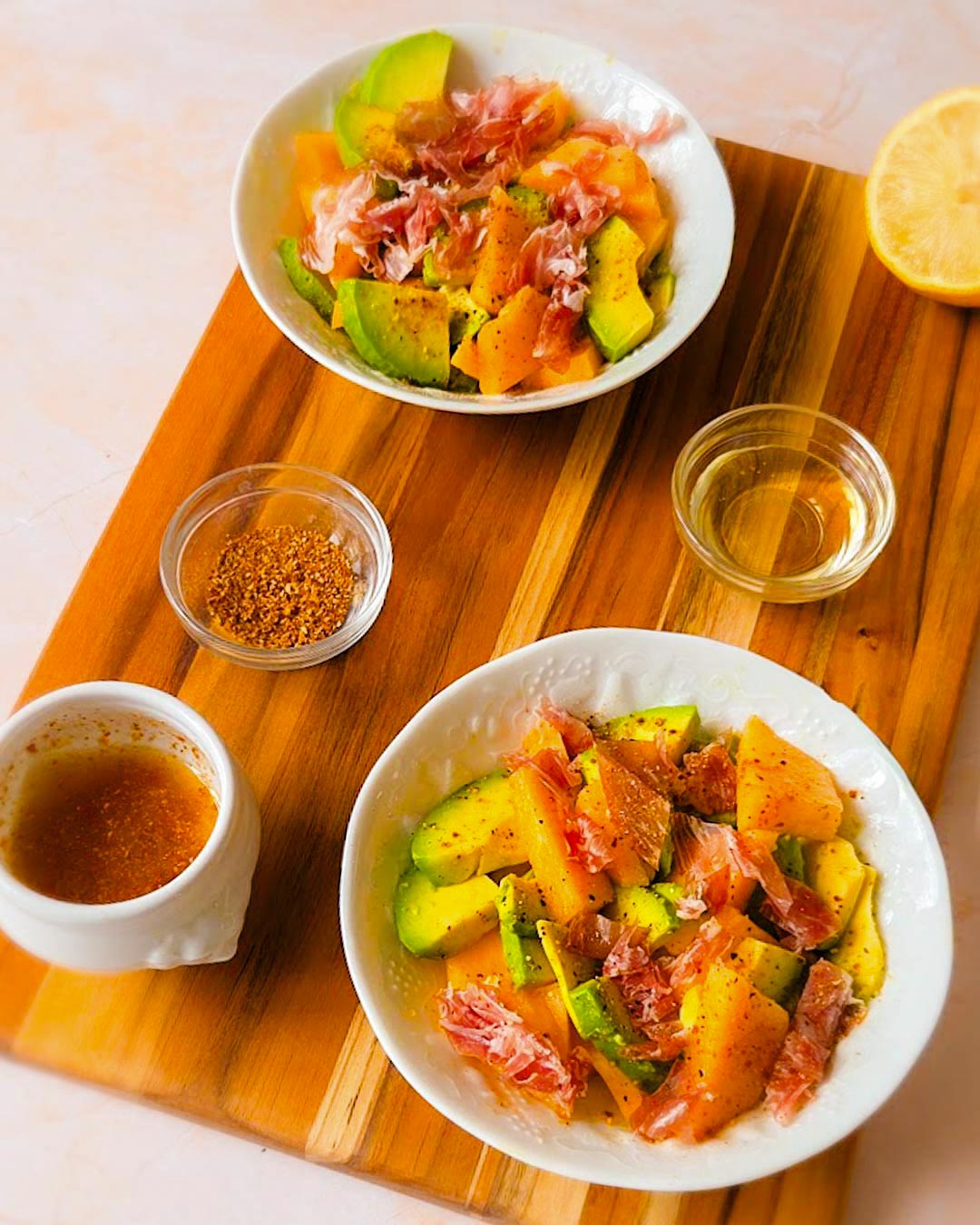 Lire la suite à propos de l’article Salade de melon et d’avocat au piment d’Espelette