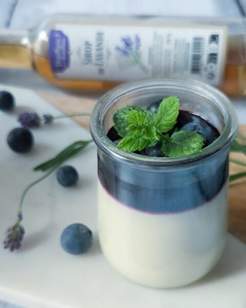 Ma panna cotta à la lavande et myrtilles