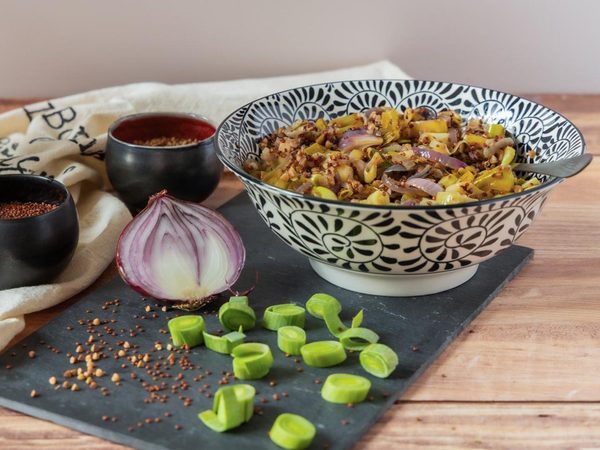 Poêlée de quinoa rouge et kasha aux poireaux